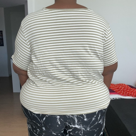 Universal Standard Green & White Striped Shirt – Size 2XL (30W/32W) - Picture 3 of 4